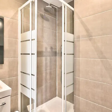 04 Flat Montorgeuil 3 * Parigi