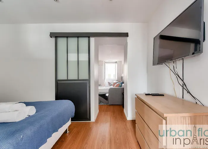 04 Flat Montorgeuil 3 *