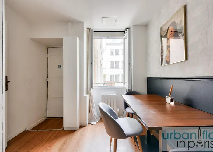 04 Flat Montorgeuil 3 Apartamento