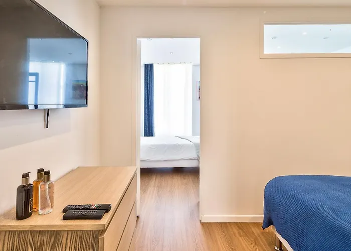 04 Flat Montorgeuil 3 *