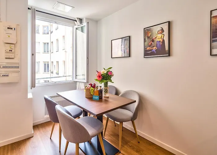 Apartman 04 Flat Montorgeuil 3 *