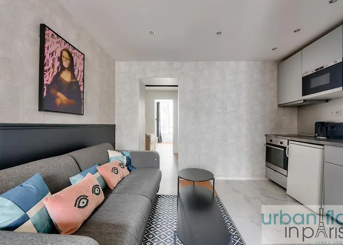 04 Flat Montorgeuil 3 *